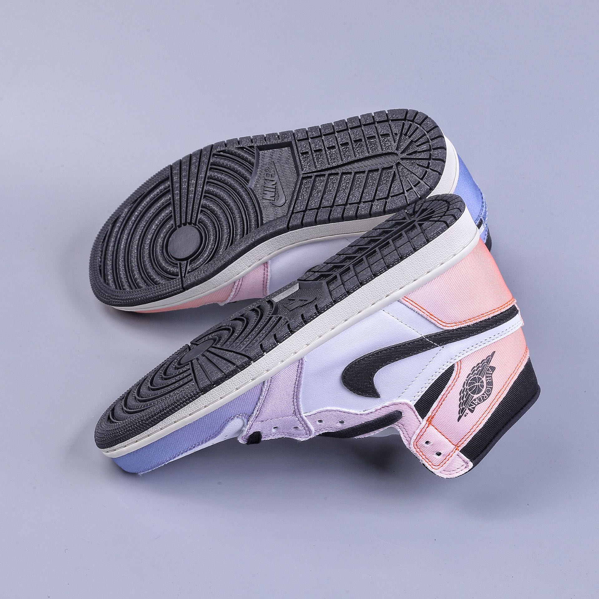 280 W版Air Jordan AJ1 Retro High 天际线鸳鸯渐变 DX0054-805