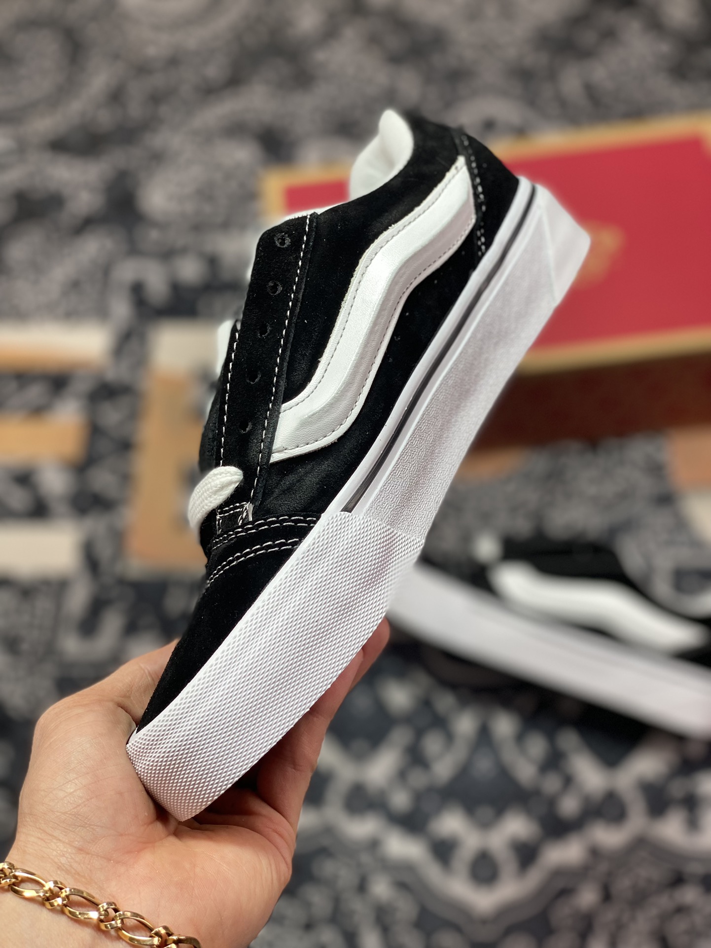 170   VANS Knu Skool 面包鞋 黑白