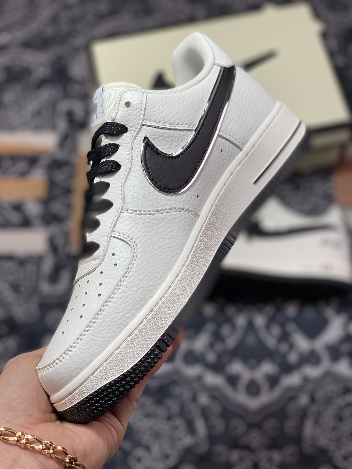 260 Nike Air Force 1’07 Low”White/Silver/Black”空军一号板鞋“皮革白银黑小钩”BM1996-022