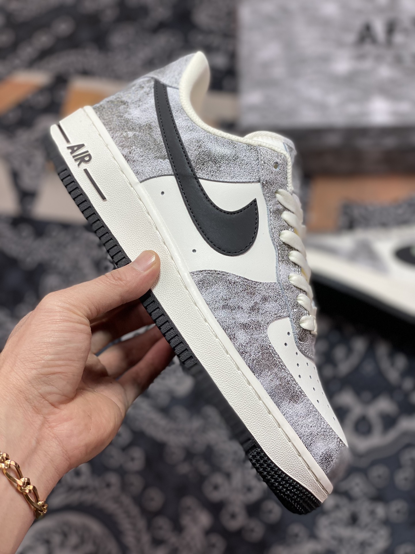 240 Nike By You Air Force 1'07 Low Retro SP空军一号低帮板鞋“皮革米白岩石灰”YY6938-365