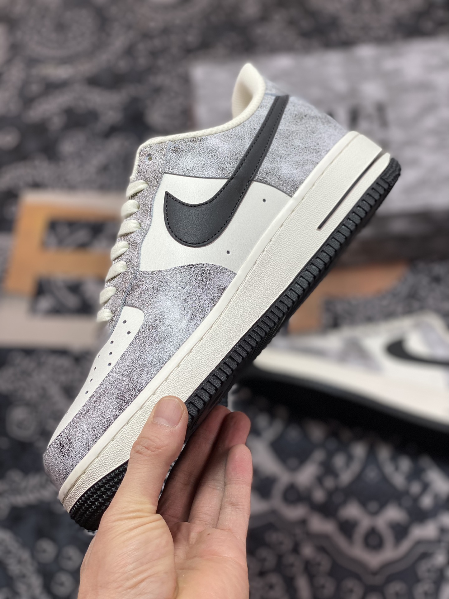 240 Nike By You Air Force 1'07 Low Retro SP空军一号低帮板鞋“皮革米白岩石灰”YY6938-365