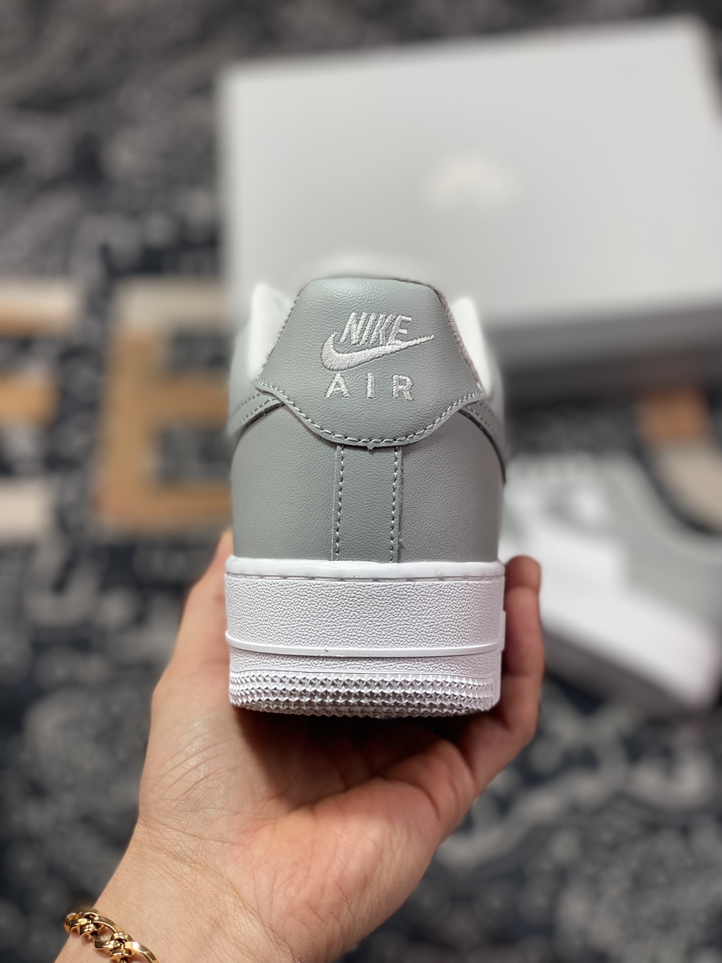 200 Nike By You Air Force 1'07 Low Retro SP空军一号低帮经板鞋“皮革拼色烟灰白”FD9763-101
