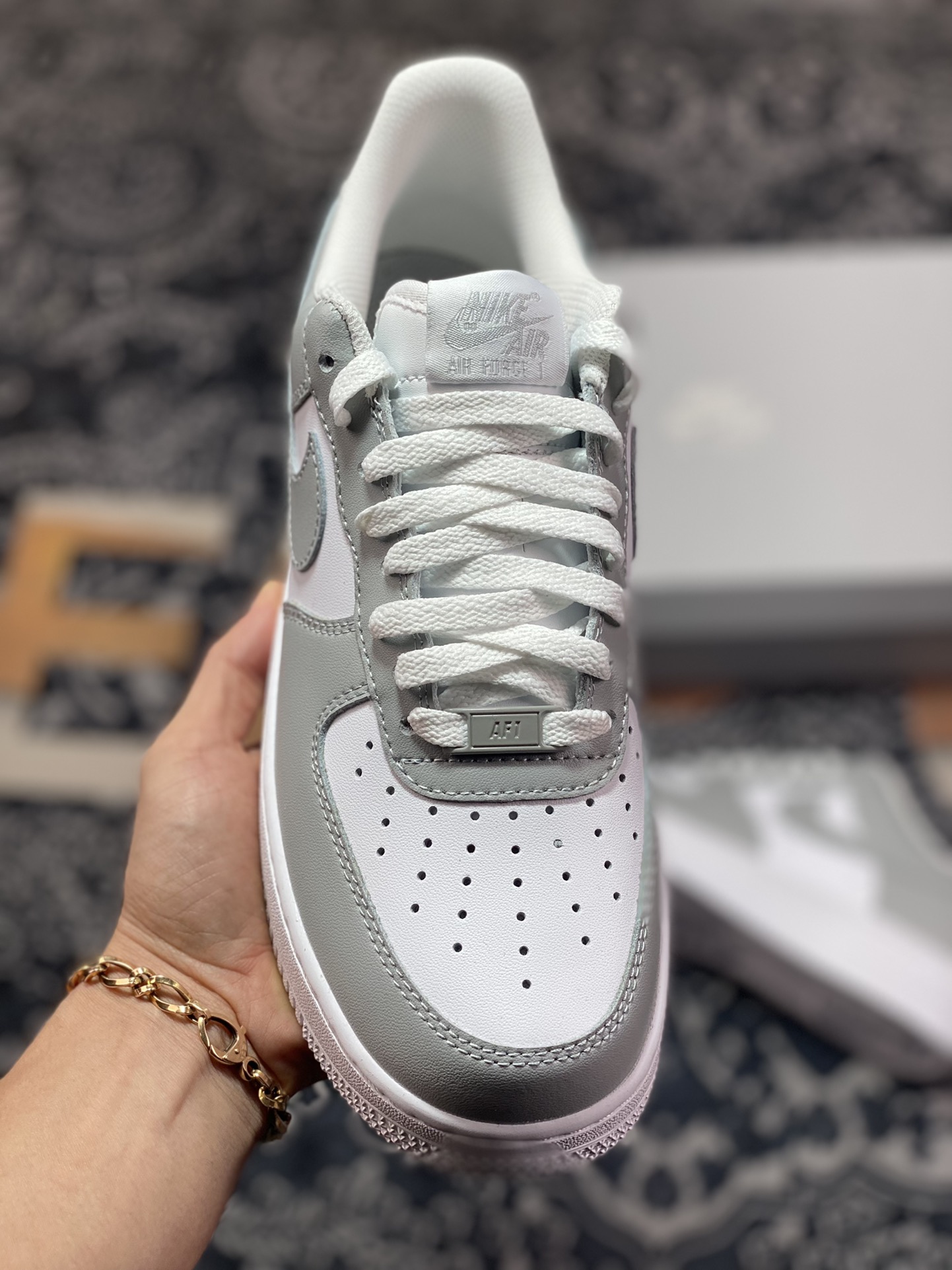 200 Nike By You Air Force 1'07 Low Retro SP空军一号低帮经板鞋“皮革拼色烟灰白”FD9763-101