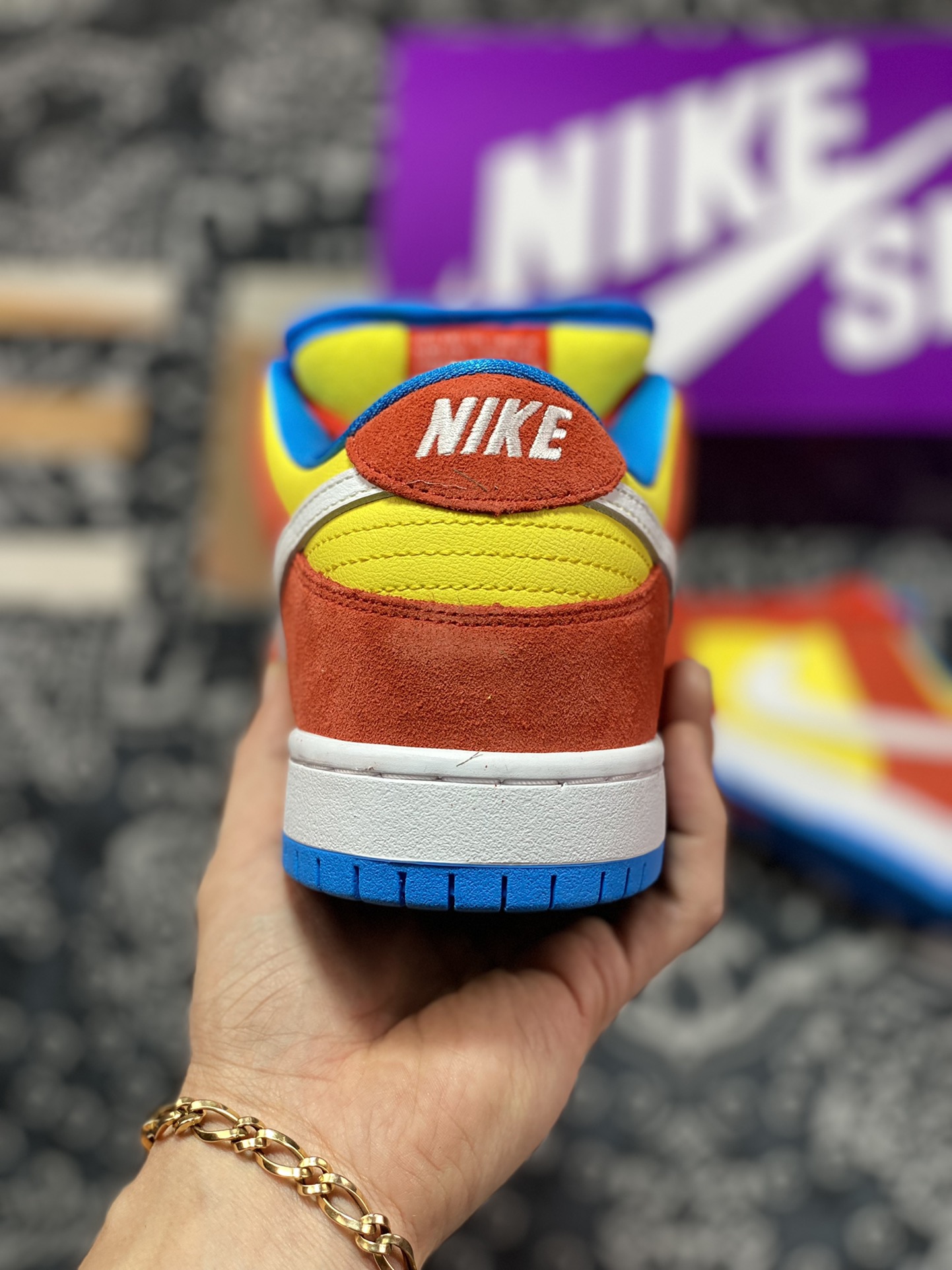 320 原装级别 Nike SB Dunk Low ”Bart Simpson” 辛普森黄橙蓝 BQ6817-602