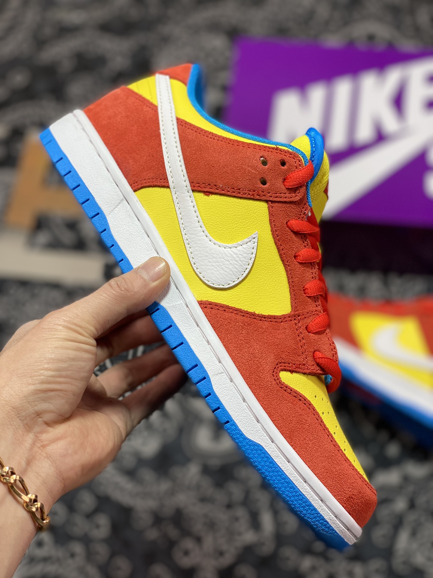 320 原装级别 Nike SB Dunk Low ”Bart Simpson” 辛普森黄橙蓝 BQ6817-602