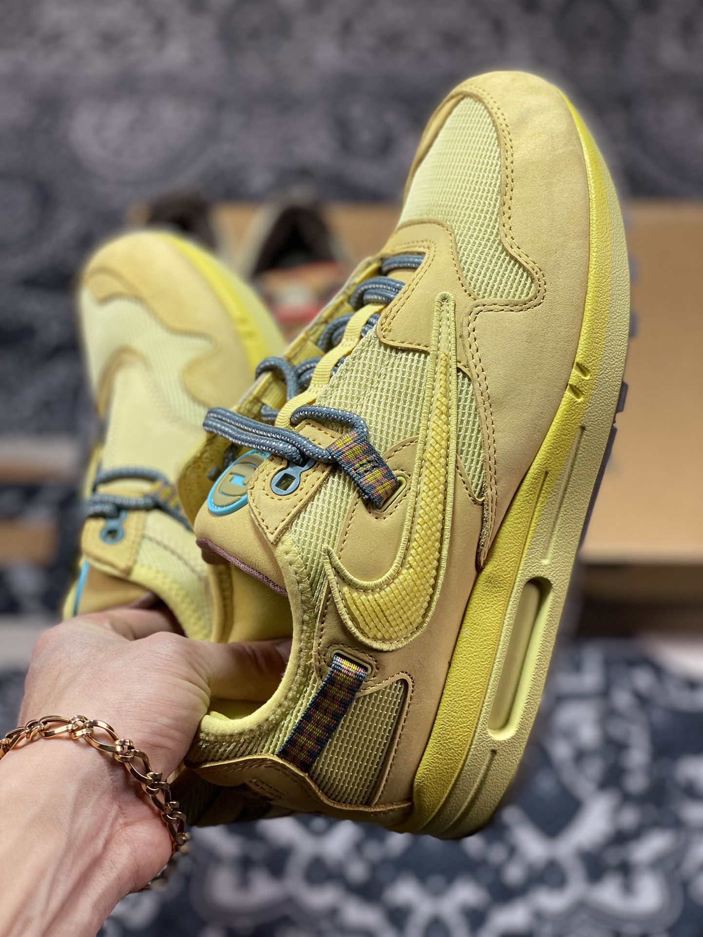 300 Travis Scott x Nike Air Max 1”Wheat/Lemon”改版款低帮慢跑鞋“柠檬黄做旧倒钩”DO9392-700