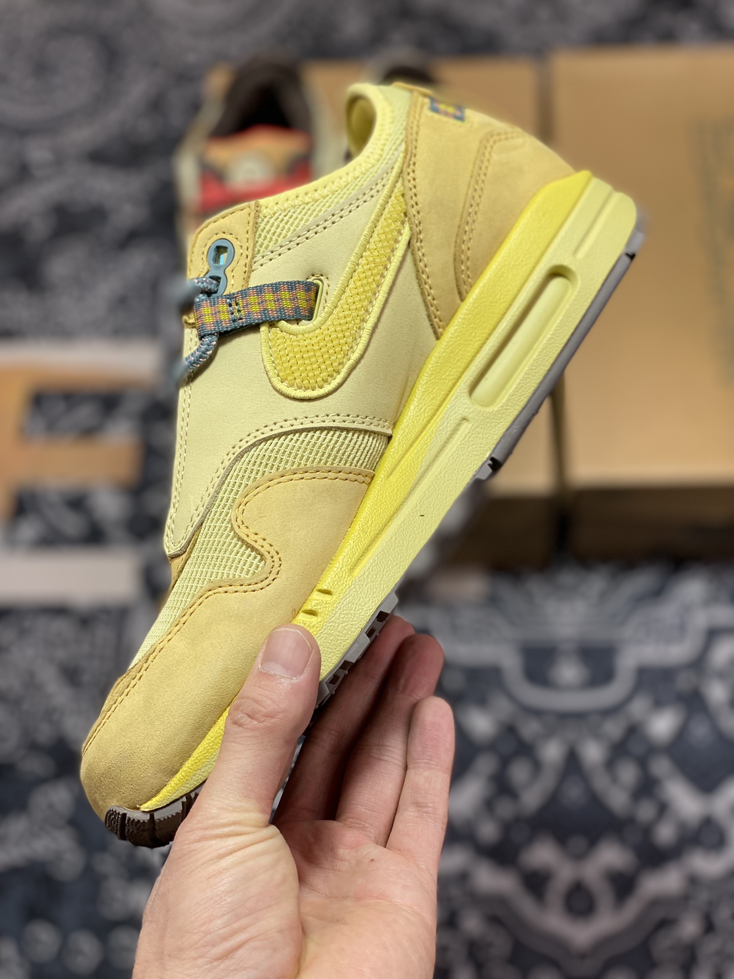 300 Travis Scott x Nike Air Max 1”Wheat/Lemon”改版款低帮慢跑鞋“柠檬黄做旧倒钩”DO9392-700