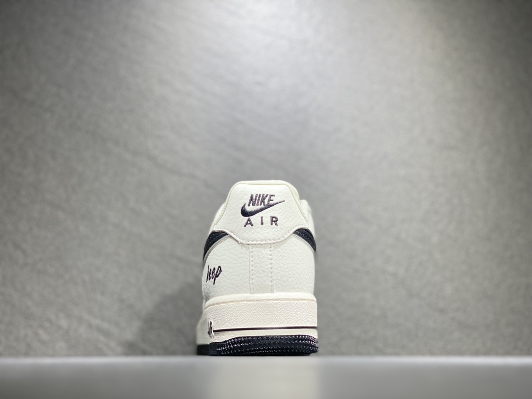 260 Nike Air Force 1 空军一号运动板鞋  BM1996-022