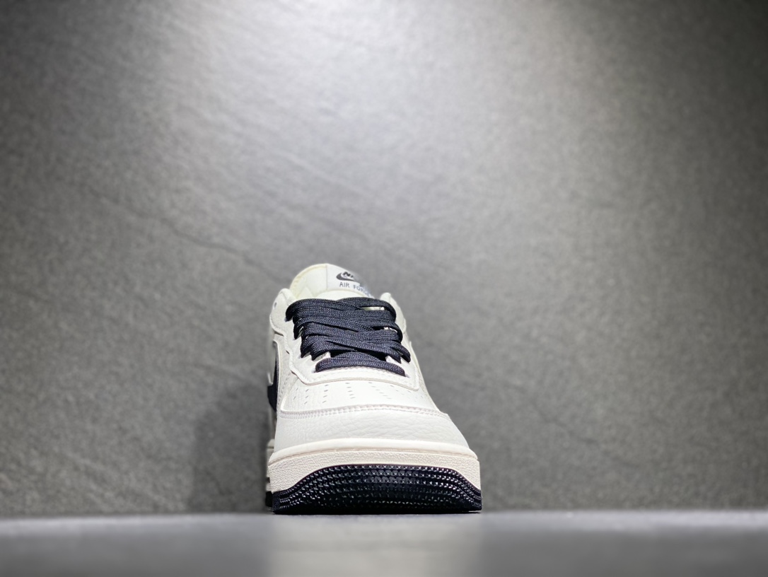 260 Nike Air Force 1 空军一号运动板鞋  BM1996-022