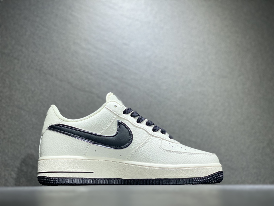 260 Nike Air Force 1 空军一号运动板鞋  BM1996-022