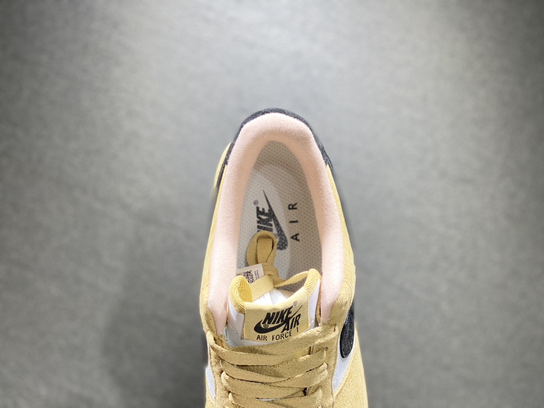 260 Nike Air Force 1 空军一号运动板鞋  DE0099-004