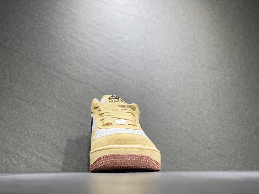 260 Nike Air Force 1 空军一号运动板鞋  DE0099-004
