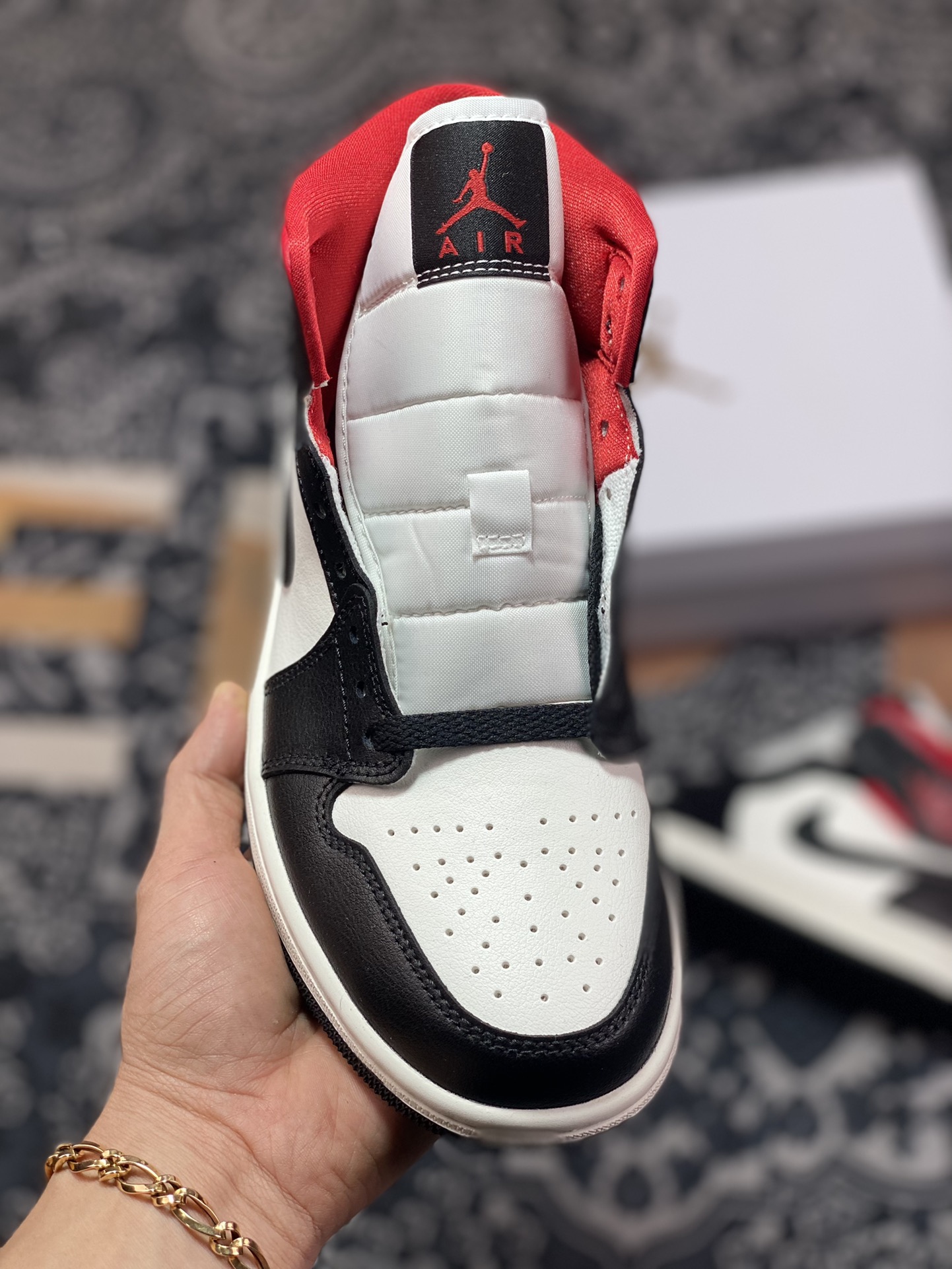 260 优选 原装级别 DT纯原Air Jordan 1 Mid AJ1乔1中帮文化篮球鞋黑白红 BQ6472-061