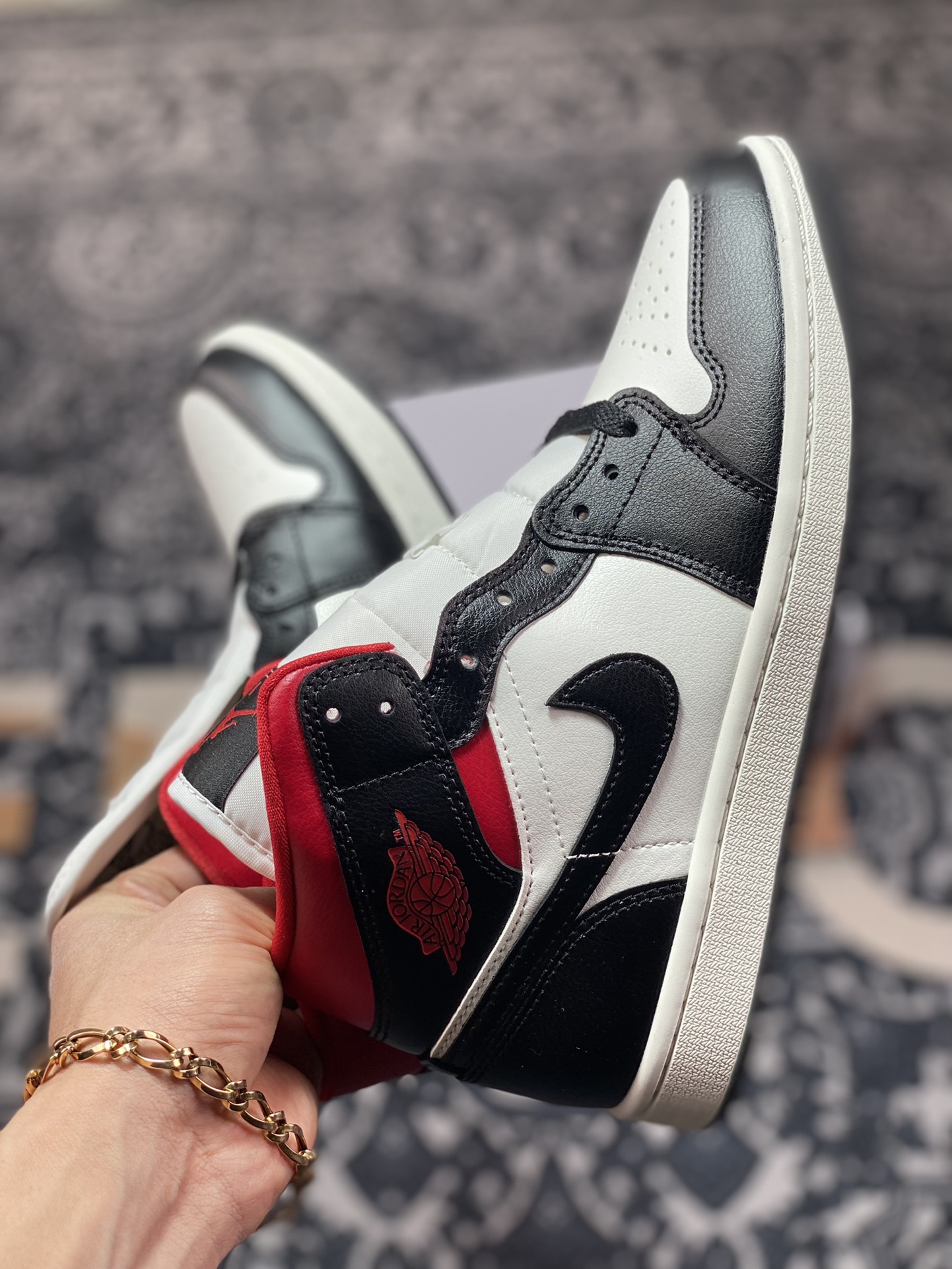 260 优选 原装级别 DT纯原Air Jordan 1 Mid AJ1乔1中帮文化篮球鞋黑白红 BQ6472-061