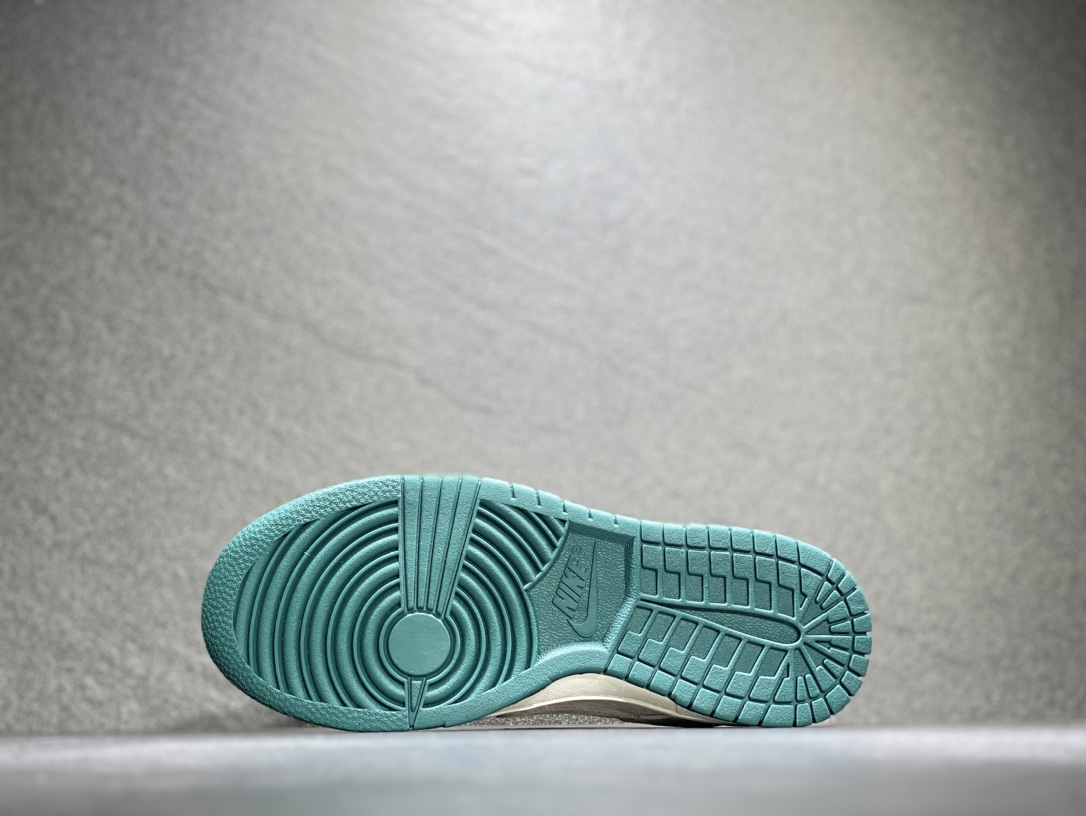 260 Nike SB dunk Low低帮休闲运动滑板板鞋 FC1688-100