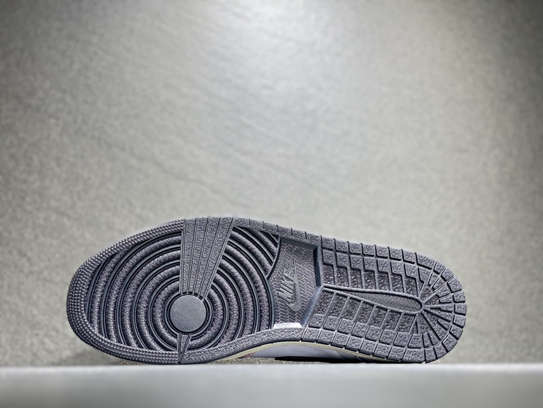 280 Air Jordan 1 high aj1 乔1高帮篮球鞋 DX0054-805