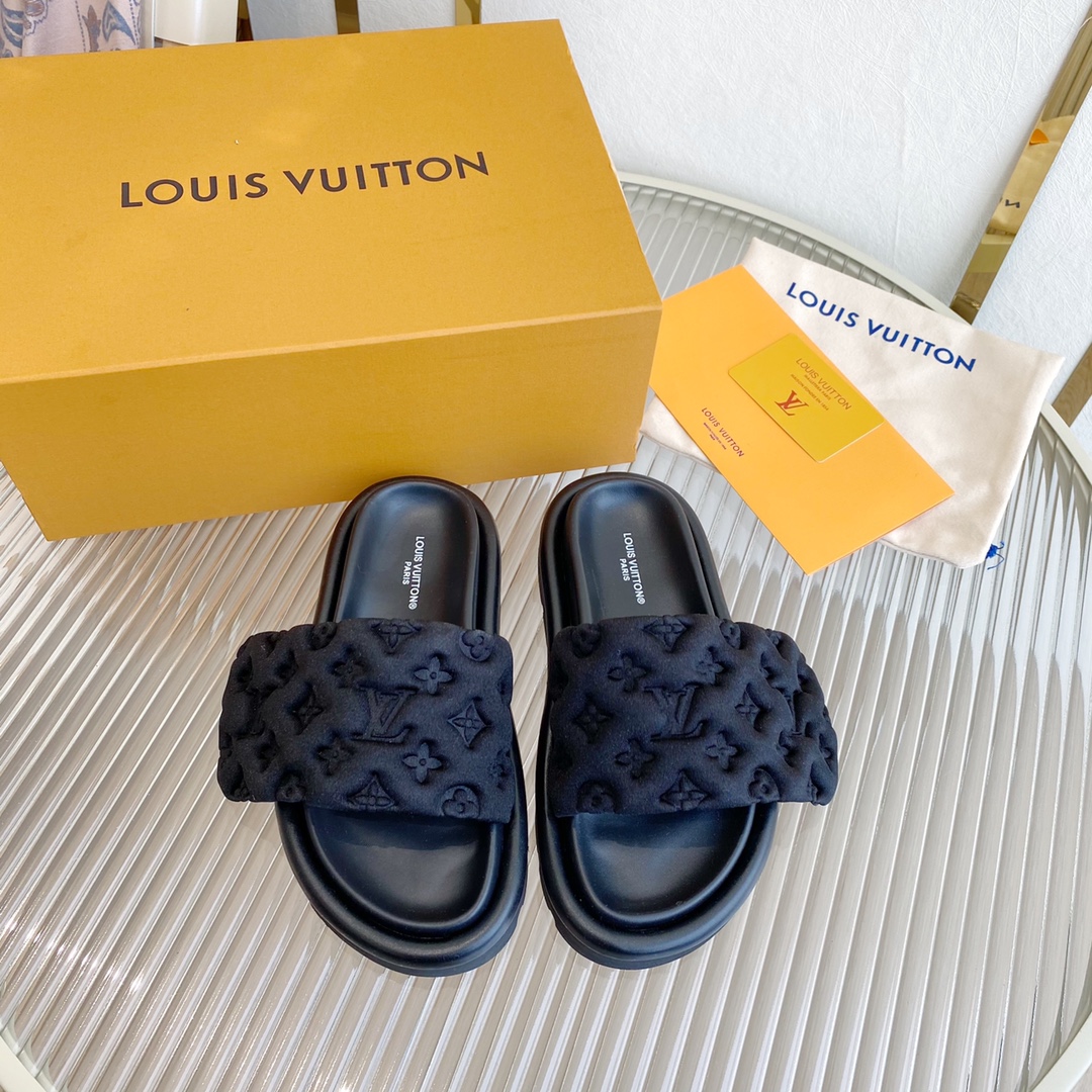 LOUIS VUITTON Тисненый рельефный сланец с липучкой в конфетных тонах — стильный и удобный, топ-версия