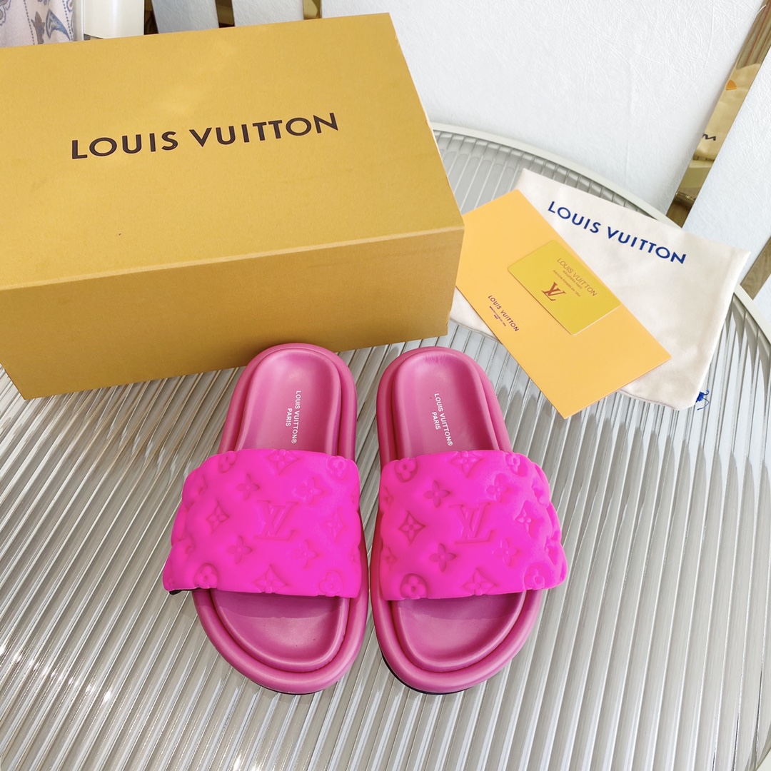 LOUIS VUITTON Тисненый рельефный слайд с липучкой в конфетных тонах — стильный и удобный, топ-версия