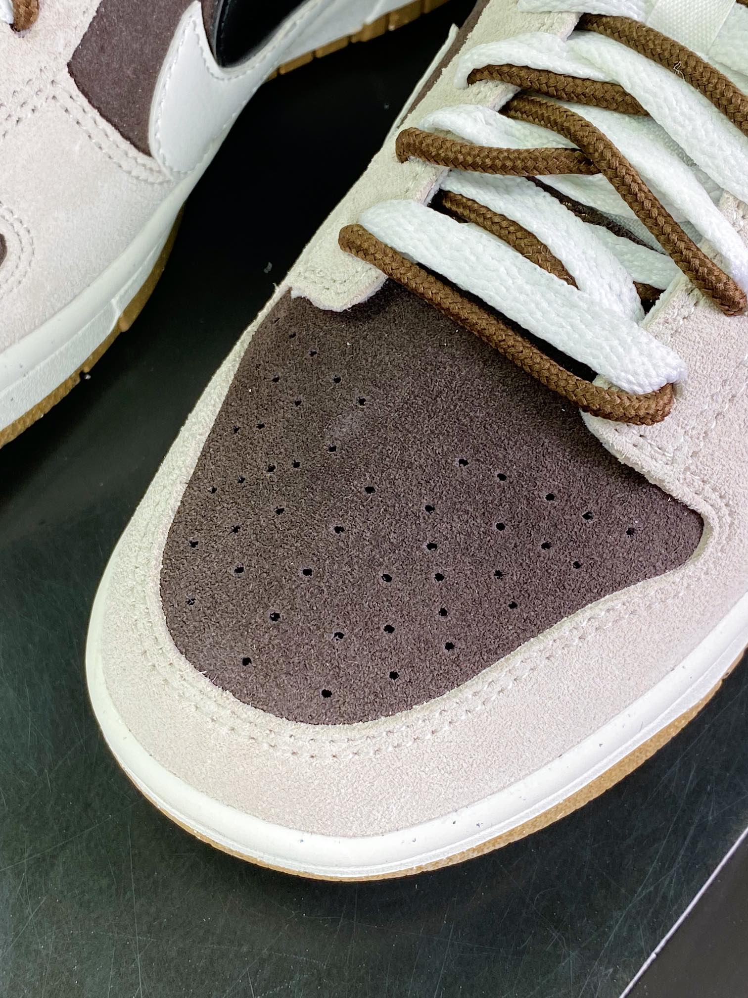 220 SB Dunk Low SE”85 Double Swoosh/Grey/Brown”扣篮板鞋“麂皮浅灰深棕黑白双钩”DO9457-105