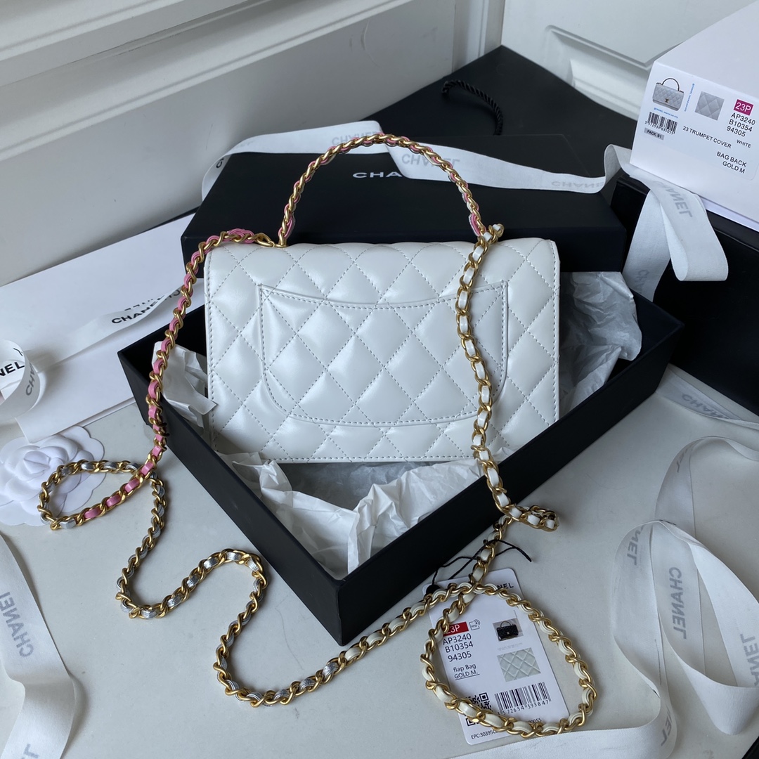 [Chanel Women