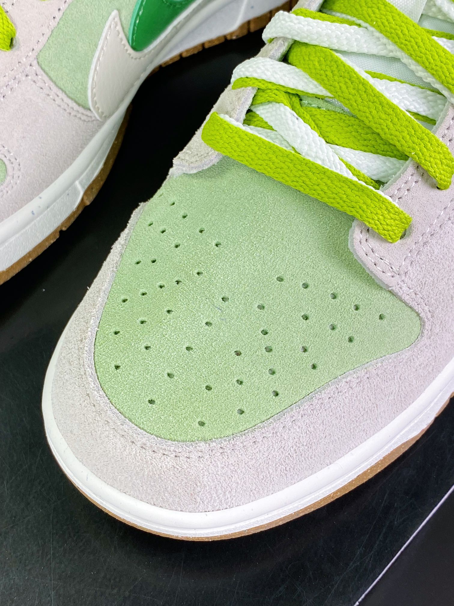 220 SB Dunk Low SE”85 Double Swoosh/Grey/Apple Green”扣篮板鞋“麂皮浅灰苹果绿双钩”DO9457-116