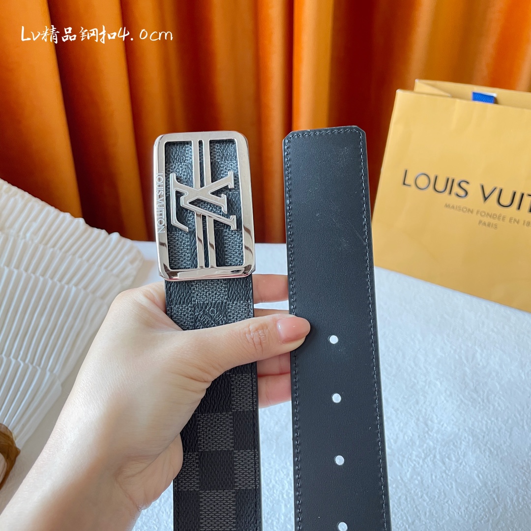 LOUISVUITTON驴牌经典原单品质经典印花配原版平纹底搭配原单精品扣精工制作细节看图实物拍摄高端奢