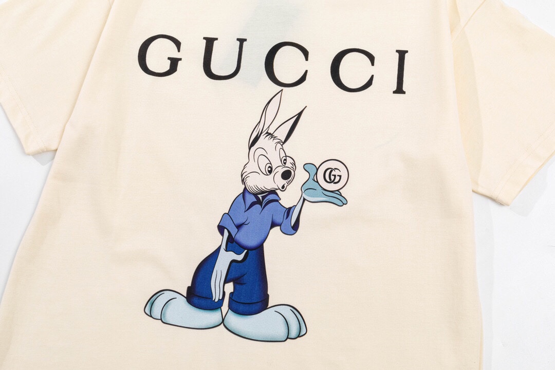 GUCCI 古驰 兔年限定恶搞兔八哥短袖字母Logo标识精致升级