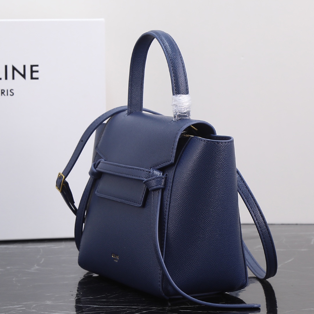 宝蓝色配盒子！Celine鲶鱼包一直是热门包款，也是Celine的经典之作飞吻R简约大气，自重轻，无论是