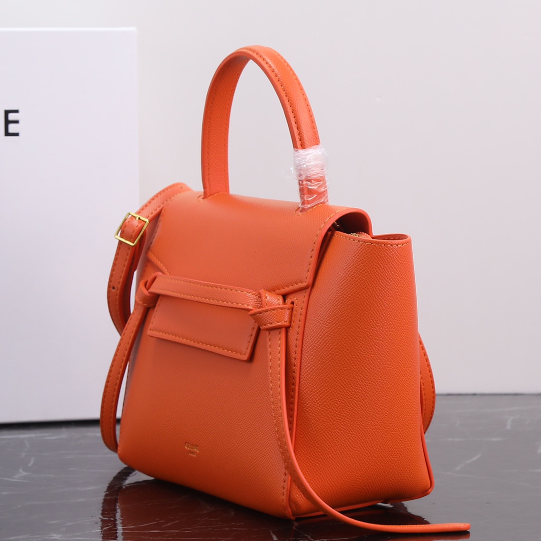 橙色，配盒子！Celine鲶鱼包一直是热门包款，也是Celine的经典之作飞吻R简约大气，自重轻，无论是