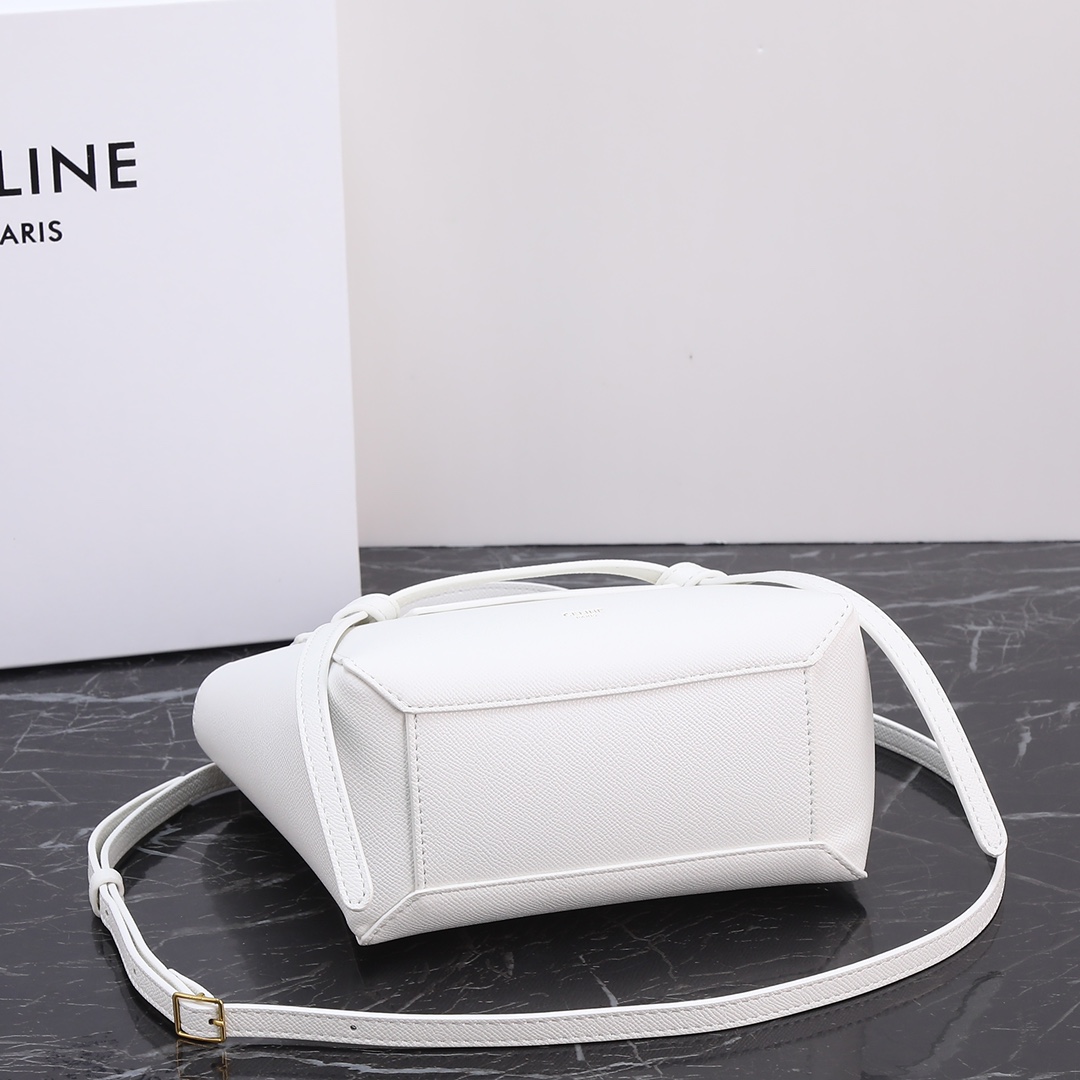 白色配盒子！Celine鲶鱼包一直是热门包款，也是Celine的经典之作飞吻R简约大气，自重轻，无论是斜