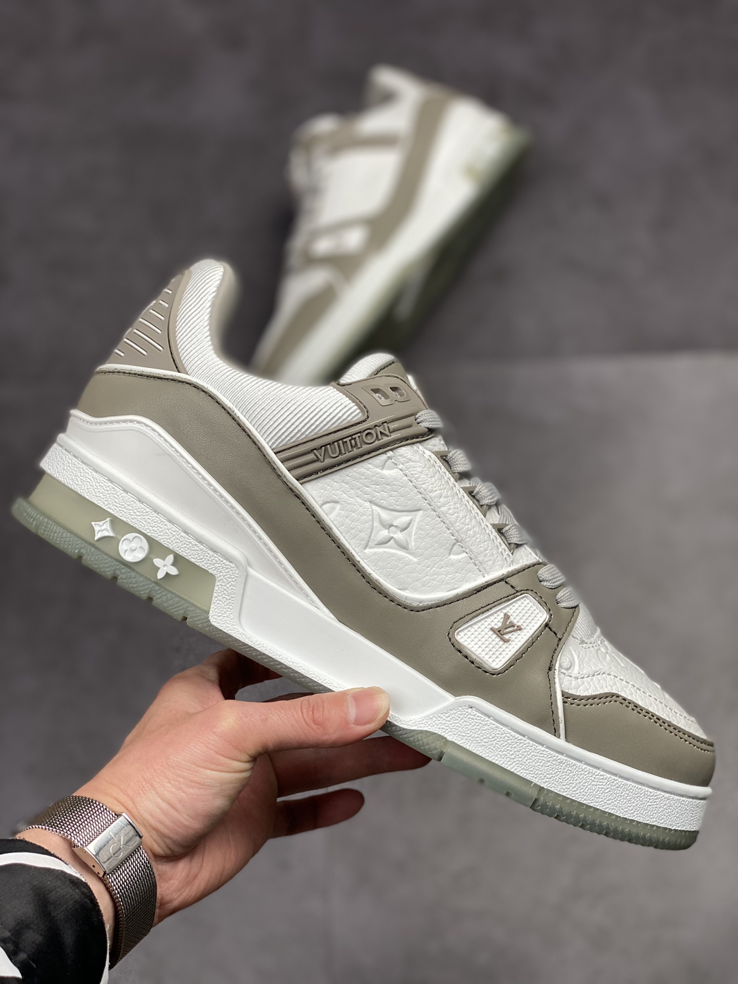 [The best value for money on the entire network] Louis Vuitton LV Louis vuitton Trainer Sneaker Low casual sports culture versatile basketball sneakers