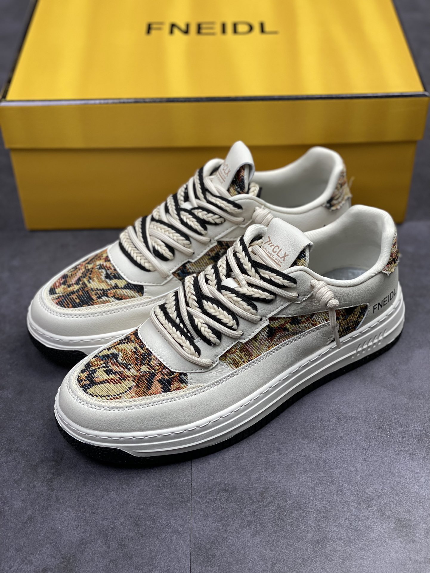 FENDI Fendi fashionable low-top casual sneakers series