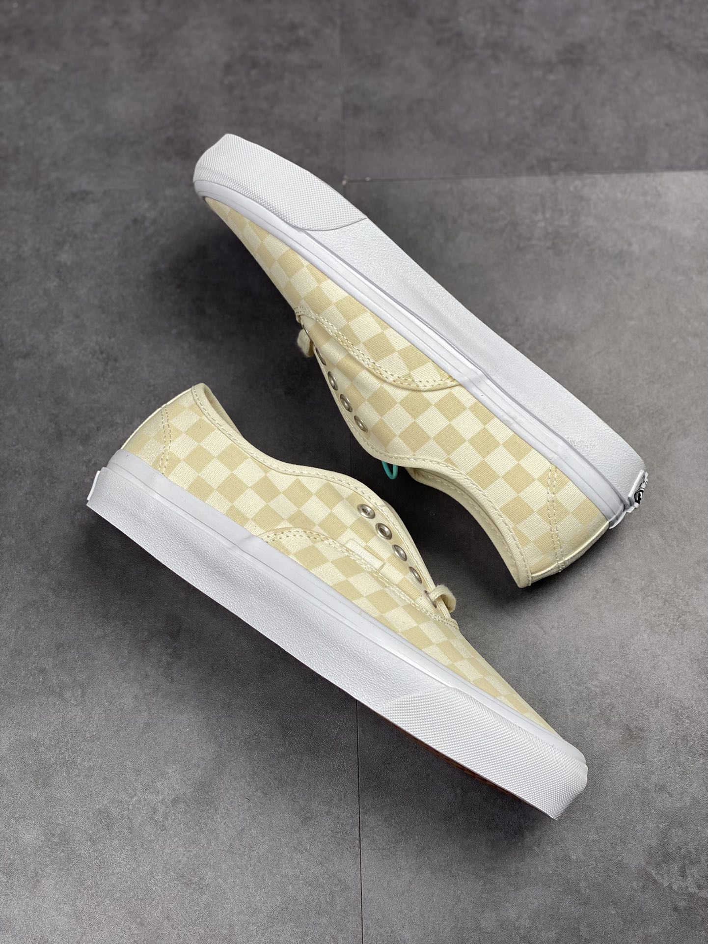 [Renewal Week] Vans official Anaheim VLT high-end line Authentic yellow and white checkerboard canvas shoes