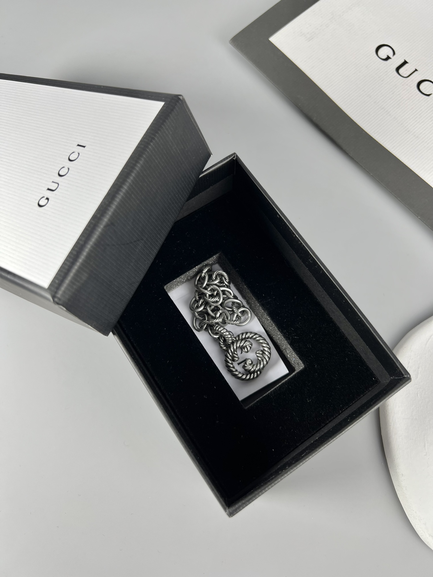 Gucci 双G吊坠 手链，中性的设计，男女都合适，🉑️当情侣款搭配