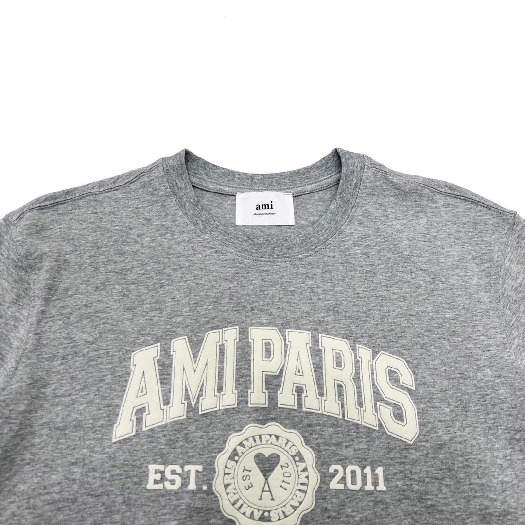 AMI paris23ss 周年纪念短袖T恤采用260克纯棉双纱面料厚实有质感