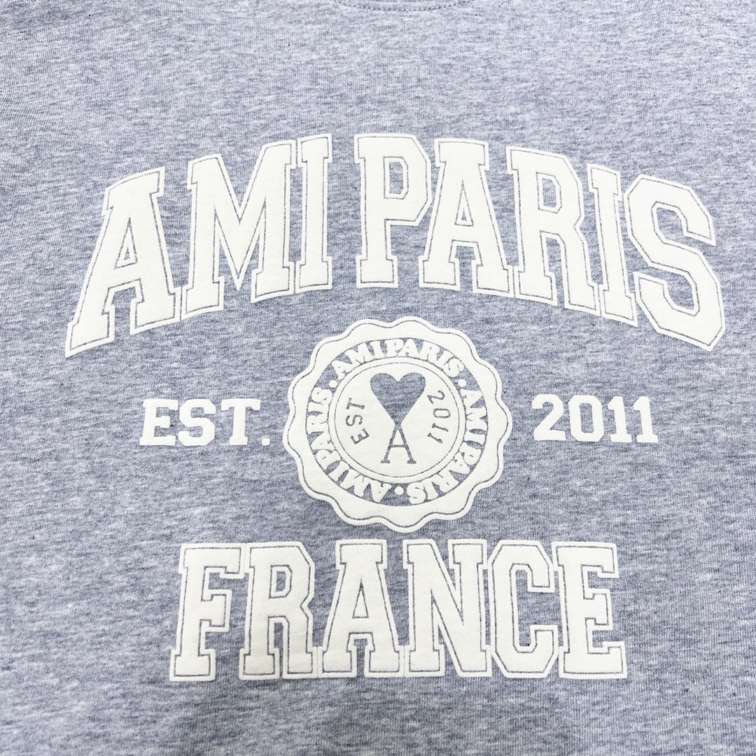 AMI paris23ss 周年纪念短袖T恤采用260克纯棉双纱面料厚实有质感