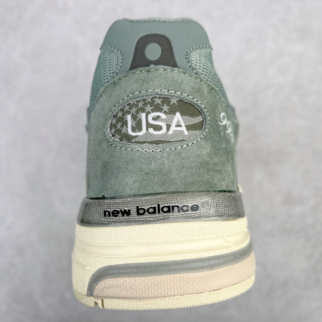 图片[8]-＃K版纯原Kith x New Balance MR993KH1 新百伦NB993 联名灰绿 第三代总统复古慢跑鞋 鞋身以网眼鞋面结合同色系优质麂皮革构成，鞋舌处点缀 New Balance Made In USA 同色系刺绣标识，彰显鞋款身份。鞋侧点缀银色 \\\”993\\\” 字样，丰富鞋身设计的同时，构建时尚外观。鞋款搭载 ABZORB 缓震系统，通过缓冲和抗压性的结合来吸收冲击力，舒适功能升级。同时搭配泛黄做旧中底，打造丰富层次感，缔造出色复古韵味。尺码：36 37 37.5 38 38.5 39 40 40.5 41.5 42 42.5 43 44 44.5 45-选品中心