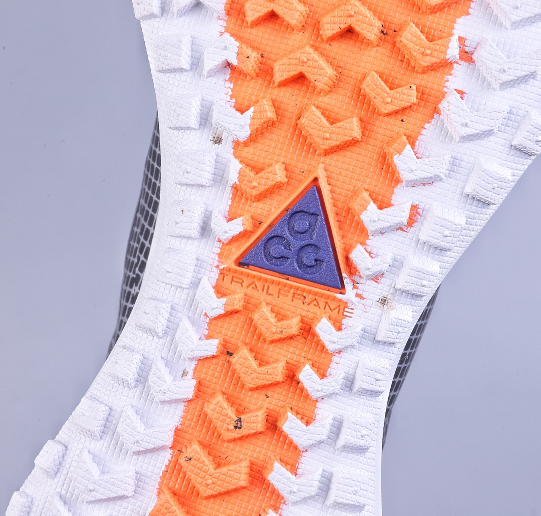 240 Nike ACG Mountain Fly High GORE-TEX ACG户外登山系列越跑高帮休闲运动徒步鞋 CT2904-001