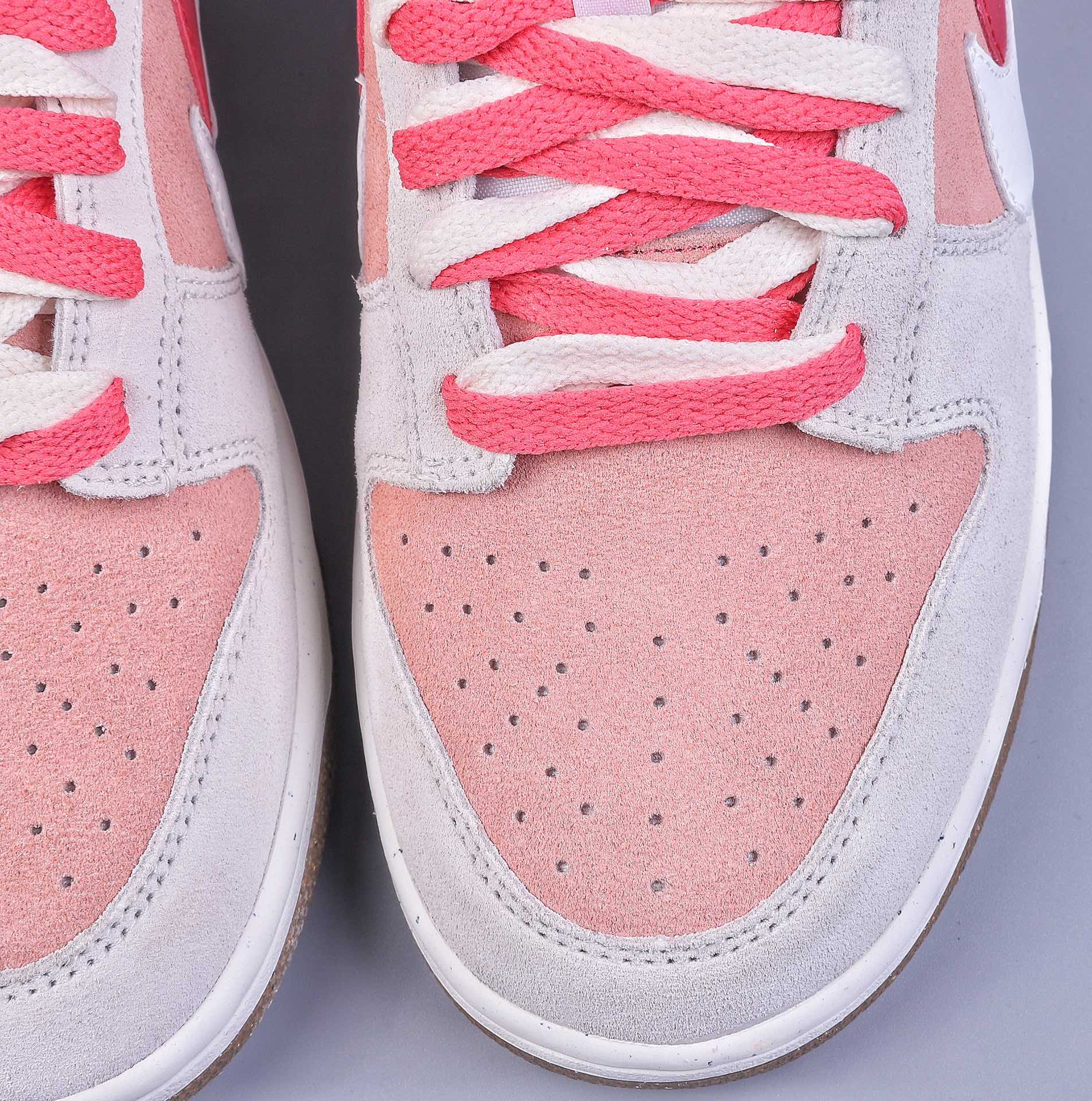 320 S2Nike SB Dunk Low SE 2023兔年限定 双勾Swoosh DO9457-117