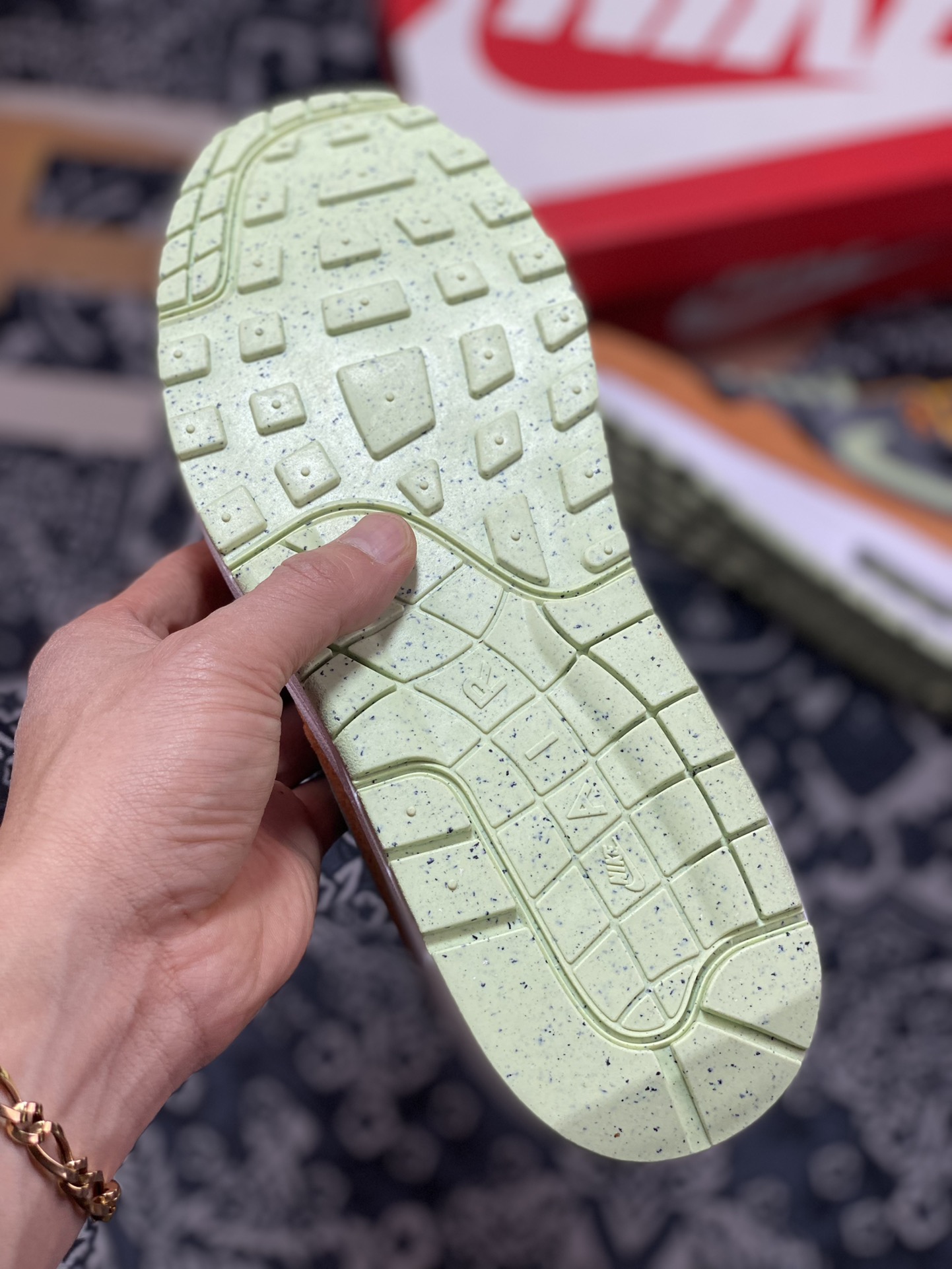 200 Nike Air Max 1 Premium”Ugly Duckling – Ceramic”初代慢跑鞋“黑棕”DZ0482-001