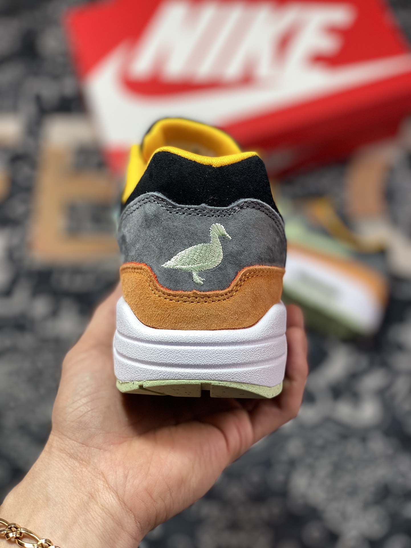 200 Nike Air Max 1 Premium”Ugly Duckling – Ceramic”初代慢跑鞋“黑棕”DZ0482-001
