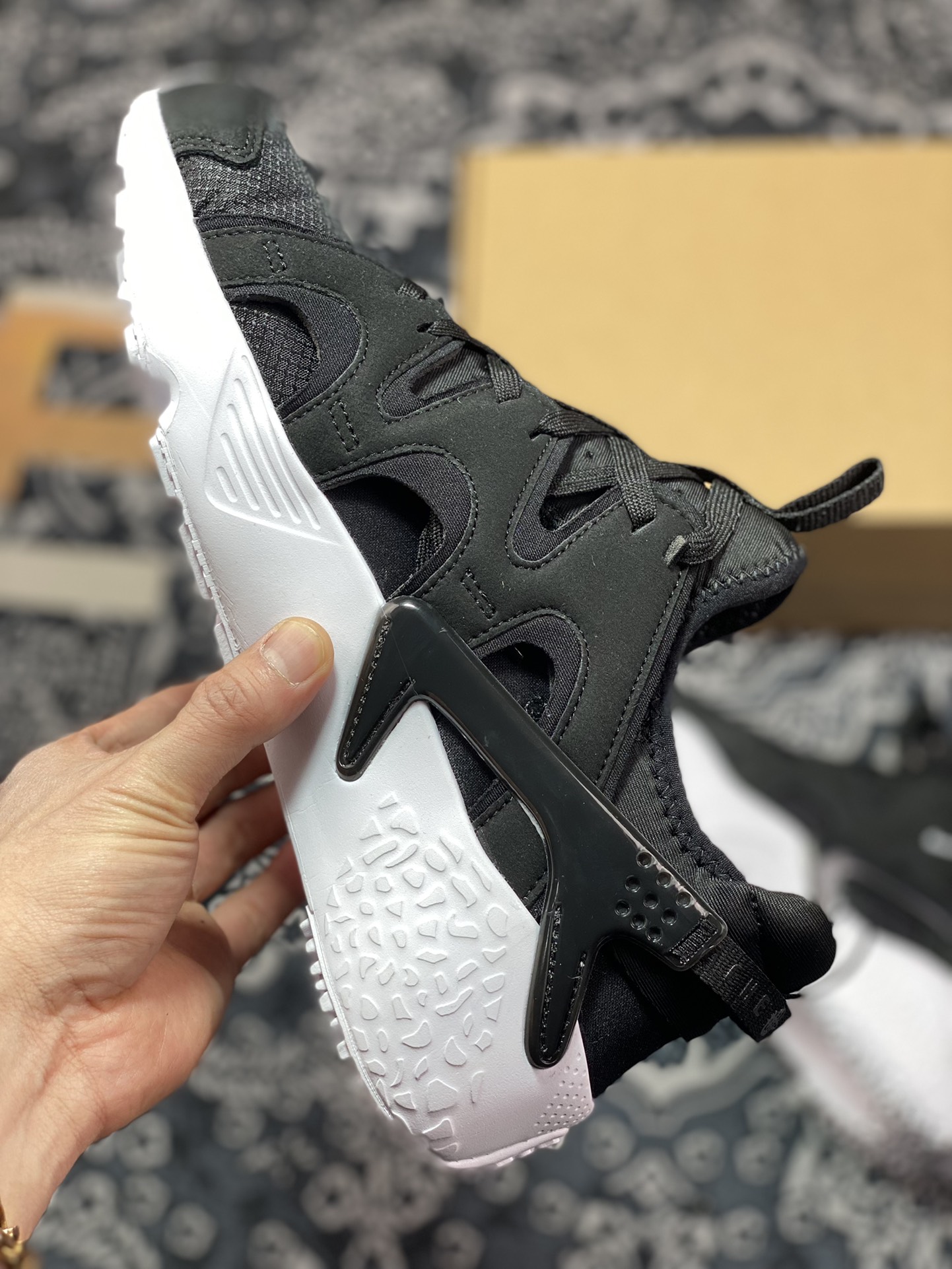 220 Nike Air Huarache Craft”Black/White”华莱士慢跑鞋“布面黑白”DQ8031-100