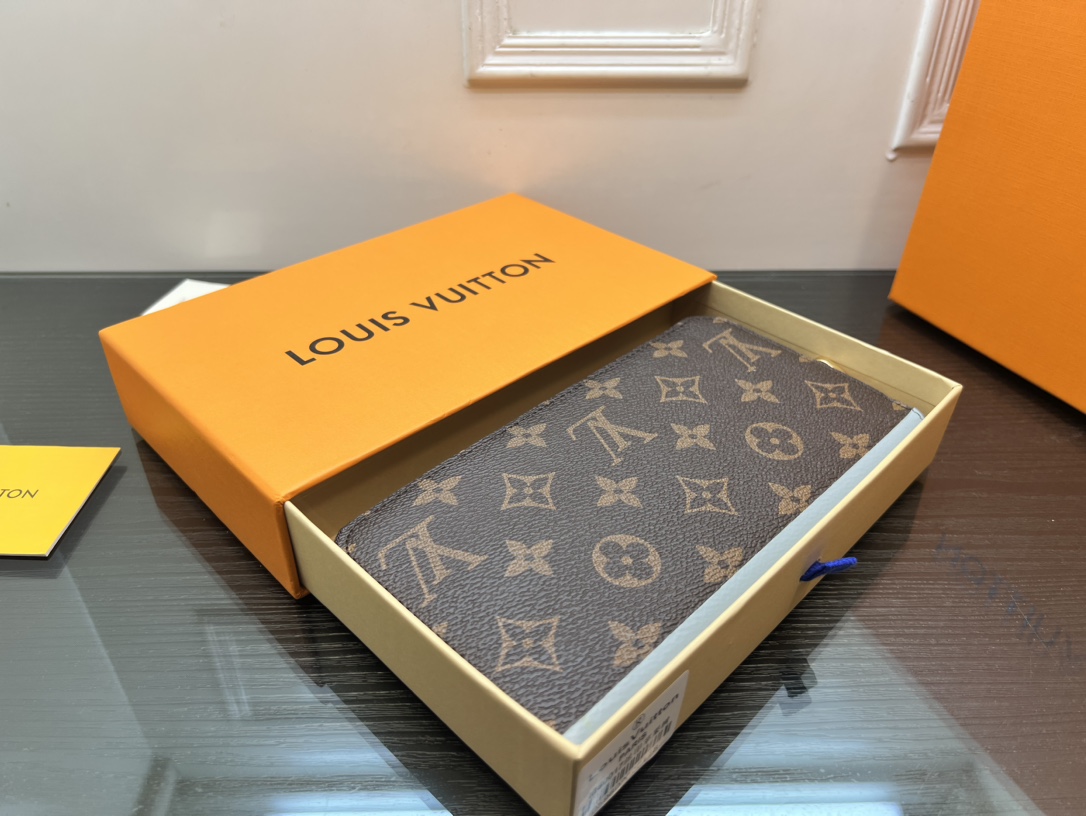 Genuine leather long wallet, back view