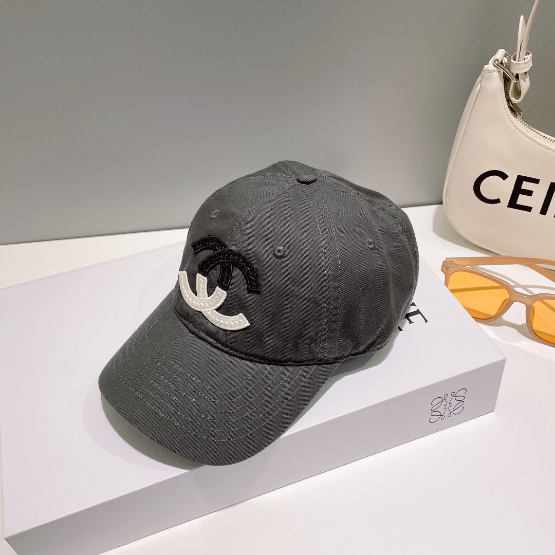 CHANEL香奈儿新款字母logo棒球帽