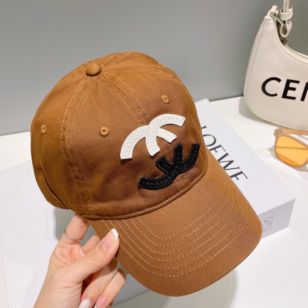 CHANEL香奈儿新款字母logo棒球帽