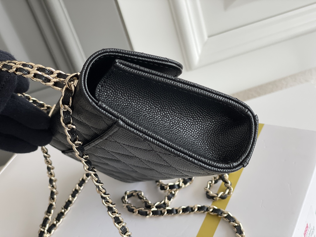 🌼白金版▪️正品级 包装如图包邮截止至休假发售🌱皮穿链手柄𝐤𝐞𝐥𝐥𝐲手机包𝑪𝒉𝒂𝒏𝒆𝒍 𝟐𝟑𝐏｜黑色♥𝐳