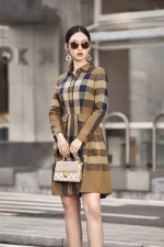 Sono sul mercato nuovi prodotti primaverili e autunnali in stile britannico ❤️🔥𝑵𝒆𝒘 | ❥ "Abito casual a maniche lunghe" Lo squisito risvolto rotondo può modificare visivamente la linea della parte inferiore del viso. Il design a contrasto della cintura estesa rende la parte superiore del corpo più tre -dimensionale. Cuciture scozzesi alla moda, è anche uno stile molto versatile in primavera Numero: H85036 Colore: Cammello Grande Marrone Quadrato grande Taglia: S-XXXL Composizione del tessuto: 65% cotone 32% poliestere 3% spandex 1 Sono sul mercato nuovi prodotti primaverili e autunnali in stile britannico ❤️🔥𝑵𝒆𝒘 | ❥ “Abito casual a maniche lunghe” Lo squisito risvolto rotondo può modificare visivamente la linea della parte inferiore del viso. Il design a contrasto della cintura estesa rende la parte superiore del corpo più tre -dimensionale. Cuciture scozzesi alla moda, è anche uno stile molto versatile in primavera Numero: H85036 Colore: Cammello Grande Marrone Quadrato grande Taglia: S-XXXL Composizione del tessuto: 65% cotone 32% poliestere 3% spandex