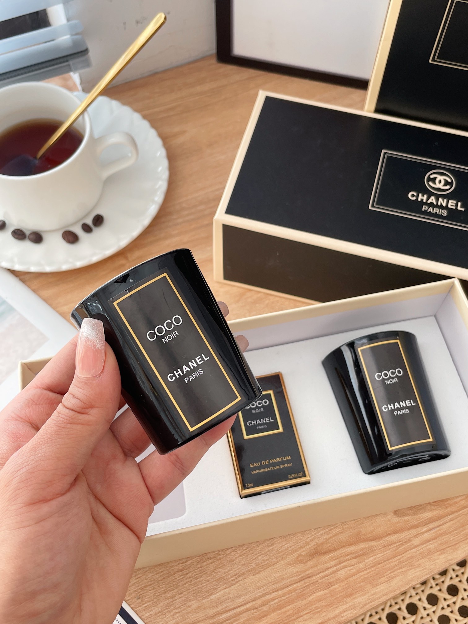Chanel Maison Lifestyle Luxury Home Decor Blanket Tableware Bedding 2