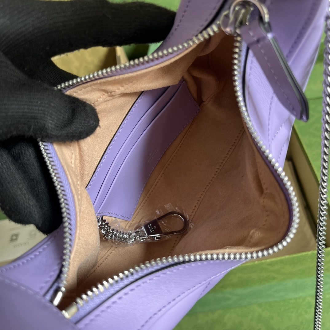 Gucci GG Marmont系列绗缝迷你手袋
