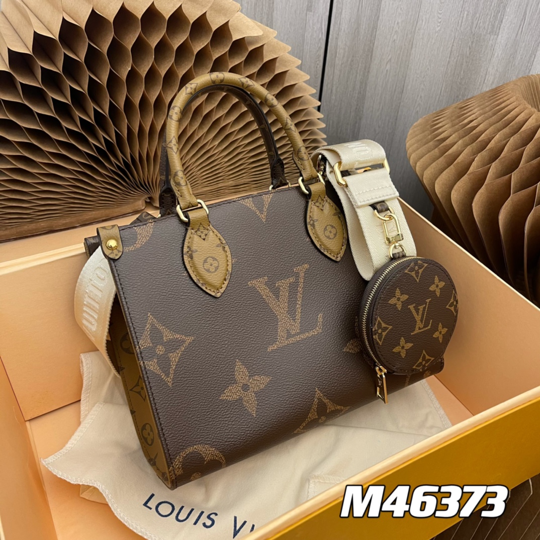 while the removable coin purse is ideal for holding loose change or - Bag